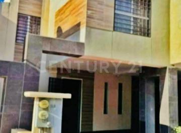 Casa · 96m² · 1 Recámara · 2 Estacionamientos · Casa en Venta en Residencial Los Pinos, Tijuana Baja California