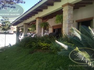 Casa · 340m² · 3 Recámaras · 3 Estacionamientos · Casa - Fraccionamiento Campestre La Orduña