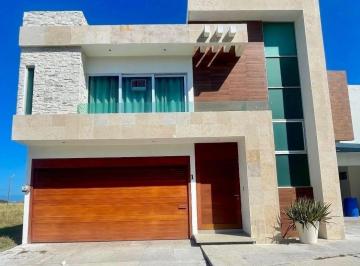Casa de 3 habitaciones, Alvarado · Rento Casa Residencial Amuieblada en Playas del Conchal