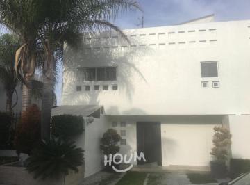 Casa · 130m² · 3 Recámaras · 4 Estacionamientos · Casa en Altos del Marqués con 3 Recámaras, Id:.