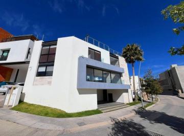 Casa de 3 habitaciones, San Luis Potosí · Casa con Roof en Lomas del Pedregal - $7.8 Mdp