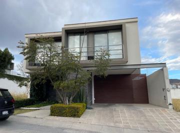Casa de 3 habitaciones, León · Casa en Renta en Lomas del Molino II Guanajuato.
