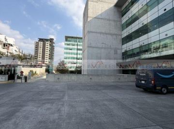 Oficina · 1071m² · 20 Recámaras · 52 Estacionamientos · Oficina en Renta en Lomas del Rosario