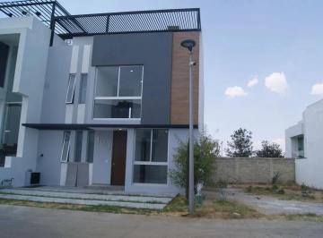 Casa de 3 habitaciones, Zapopan · Casa en Renta en Valle Imperial Coto Romano