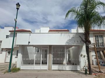 Casa · 132m² · 3 Recámaras · 2 Estacionamientos · Casa en Venta en Zona Ibero