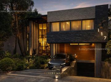 Casa · 1020m² · 4 Recámaras · 6 Estacionamientos · Casa en El Cielo Country Club en Venta