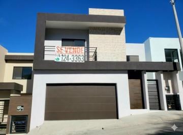 Casa de 4 habitaciones, Ensenada · Casa en Venta