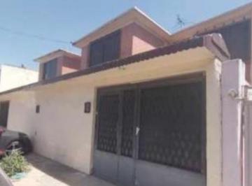 Casa · 90m² · 1 Estacionamiento · Casa en Venta en Valle de Aragón, Ecatepec, Estado de México