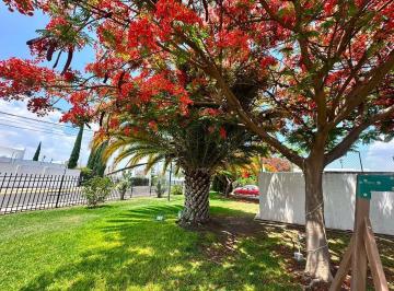 Casa · 61m² · 2 Recámaras · 1 Estacionamiento · Venta de Casa en Paseos del Bosque