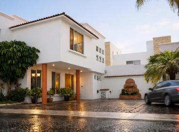 Casa de 3 habitaciones, Querétaro · Casa en Venta en Juriquilla, Jurica La Campana, Preciosa con Gran Ubicación