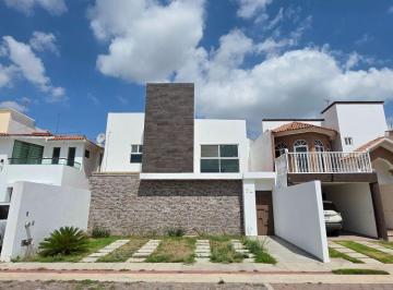 Casa de 3 habitaciones, San Juan del Río · Renta Casa en Sjr Qro 3r 2.5b en Fracc Campestre San Juan Amplios Espacios
