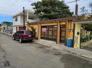 Casa · 99m² · 1 Recámara · 4 Estacionamientos · Casa en Venta en Jose Lopez Portillo