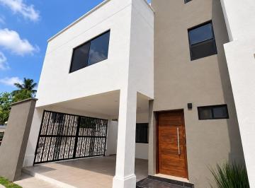 Casa · 220m² · 3 Recámaras · 2 Estacionamientos · Casa en Obrera