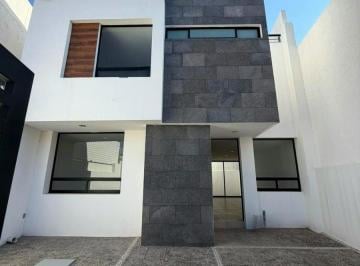 Casa · 212m² · 4 Recámaras · 2 Estacionamientos · Casa en Milenio