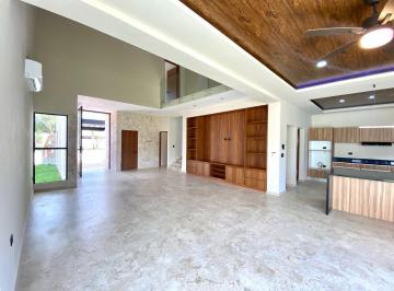 Casa · 360m² · 4 Recámaras · 3 Estacionamientos · Casa Lagos del Sol