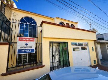 Casa · 180m² · 4 Recámaras · 1 Estacionamiento · Casa en Venta, en Playas de Tijuana B. C - (4)