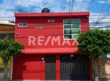 Casa · 214m² · 3 Recámaras · 2 Estacionamientos · Casa con Amplios Espacios a 1.5 Cuadras del Metro Nezahualcóyotl - (4)