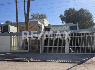 Casa · 581m² · 4 Recámaras · 2 Estacionamientos · Casa en Venta en Colonia Nueva - (4)