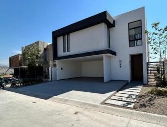 Casa · 457m² · 4 Recámaras · 2 Estacionamientos · Molino Residencial And Golf, Condominio XIII