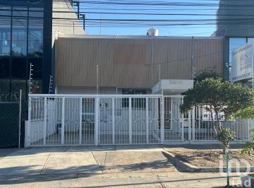 Casa · 230m² · 4 Recámaras · 3 Estacionamientos · Se Renta Casa Para Oficina en Vallarta San Jorge, Sobre Av México, Guadalajara, Jal.