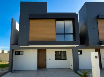 Casa de 4 habitaciones, Centro · Casa de Cuatro Recamaras en Venta en Fraccionamiento Real de Palmas Casa Romina