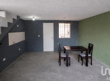 Casa · 62m² · 2 Recámaras · 1 Estacionamiento · Casa en Venta, Valle de Santiago, Queretaro