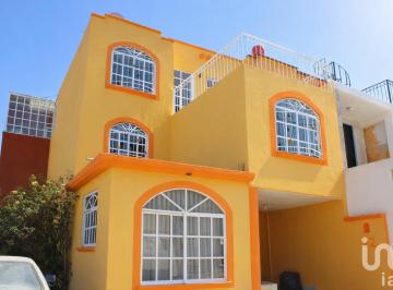 Casa · 118m² · 4 Recámaras · 1 Estacionamiento · Venta de Casa en Ecatepec de Morelos