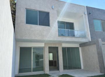 Casa · 190m² · 4 Recámaras · 2 Estacionamientos · Casa en Fraccionamiento Burgos Bugambilias