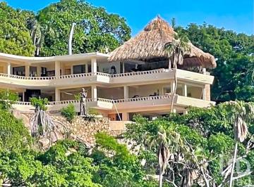 Casa · 2000m² · 11 Recámaras · 50 Estacionamientos · Venta Hermosa Casa Cantinflas! Terreno 6050 m² Más de 450 m² de Concesión Al Mar