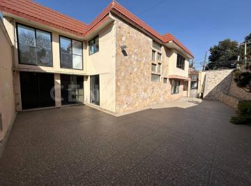 Casa · 225m² · 4 Recámaras · 2 Estacionamientos · Venta de Casa en Frac. Los Laureles, Ecatepec de Morelos, Estado de México