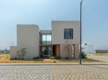 Casa · 162m² · 3 Recámaras · 2 Estacionamientos · Casa en Venta San Pedro Cholula Puebla