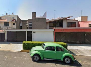 Casa de 4 habitaciones, Coyoacán · Casa en Venta en Taxqueña, Excelente Oportunidad