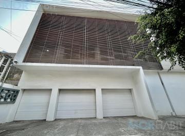 Edificio · 946m² · 7 Estacionamientos · Edificio Comercial en Crédito Constructor (Florida)