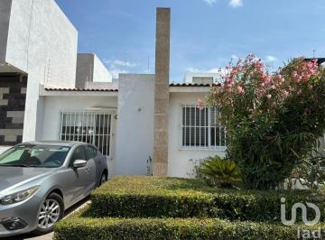 Casa · 110m² · 2 Recámaras · 1 Estacionamiento · Venta de Casa un Nivel en El Refugio, Querétaro Querétaro