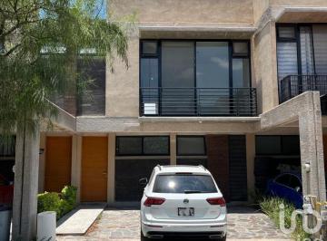 Casa · 103m² · 3 Recámaras · 2 Estacionamientos · Casa en Venta en Castilla La Nueva Residencial