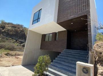 Casa de 4 habitaciones, Atizapán de Zaragoza · Casa en Renta, Bosque Esmeralda. Vigilancia 24/7.