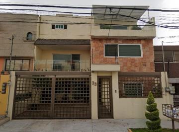 Casa de 4 habitaciones, Naucalpan de Juárez · Casa con 232 m² de Terreno y 4 Recámaras en Venta, Ciudad Satélite