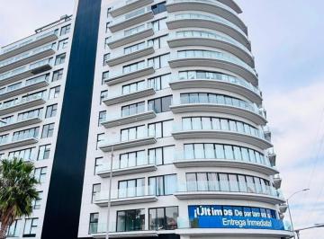 Departamento · 201m² · 3 Recámaras · 2 Estacionamientos · Departamento en Venta Torre Miravista