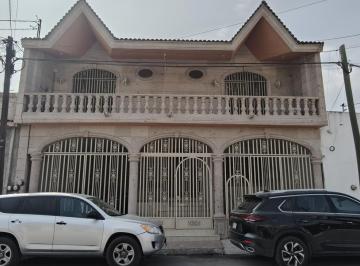 Casa · 302m² · 4 Recámaras · 2 Estacionamientos · Casa en Venta en Balcones de Altavista Ideal Para Inversionistas