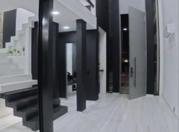 Casa · 310m² · 3 Recámaras · 3 Estacionamientos · Casa en Fraccionamiento Vía Cumbres