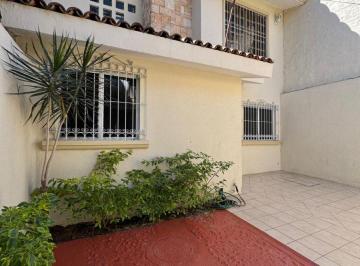 Casa de 5 habitaciones, Zapopan · Casa en Venta en Lomas de Zapopan