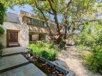 Casa de 4 habitaciones, Tlalpan · Residencia Excepcional en Doble Terreno con Dos Frentes Independientes, Rodeada de Naturaleza