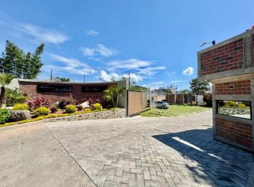 Casa de 3 habitaciones, Jiutepec · Casas en Venta en Jiutepec, Morelos | Alberca y Cancha de Pádel