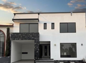 Casa en condominio de 3 habitaciones, Toluca · Residencia Moderna en Ex Hacienda San José – Acabados de Lujo y Seguridad