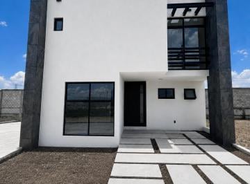 Casa de 4 habitaciones, Pachuca · Casa en Venta en Pachuca Rosso Residencial 4 Recámaras