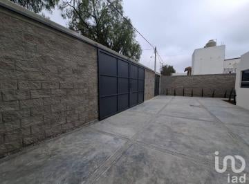 Casa · 650m² · 5 Recámaras · 6 Estacionamientos · Renta de Casa con 6 Habitaciones en Bosques de La Florida en San Luis Potosi
