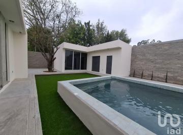 Casa · 650m² · 5 Recámaras · 6 Estacionamientos · Renta de Casa Amueblada con 6 Habitaciones en Bosques de La Florida en San Luis Potosi