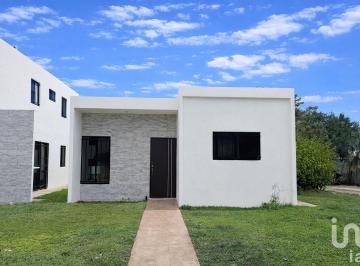 Casa · 86m² · 2 Recámaras · 2 Estacionamientos · Casa Nueva en Venta en Las Américas Mérida Yucatán