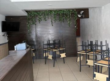 Local comercial · 50m² · 1 Estacionamiento · Local Comercial
