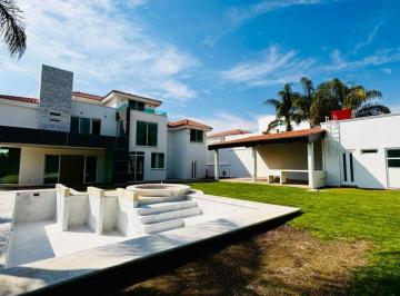 Casa en condominio de 5 habitaciones, Corregidora · Estrena Casa en Vista Real, Recámara en Planta Baja y Alberca
